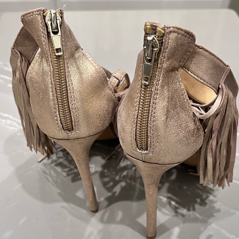 Gold Metallic Fringly-By Steve Madden - Picture 2 of 6